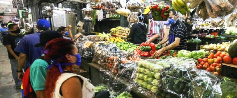 El incremento salarial apenas alcanza para ocho días de comida