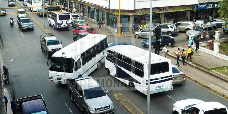 Falta de semáforos y fiscales de tránsito genera caos vehicular en el centro de Maturín