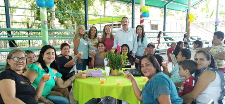 Madres acostenses fueron homenajeadas en su día