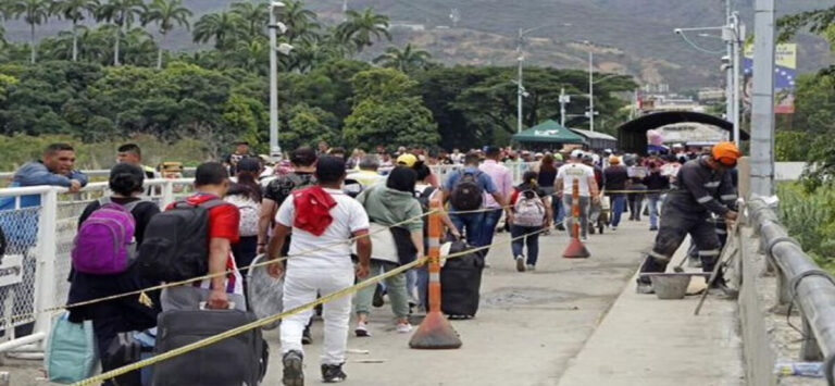 Venezuela reforzará vigilancia en la frontera para evitar lavado de dinero