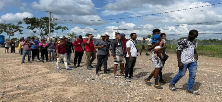 Más de 430 venezolanos regresan al país desde Panamá