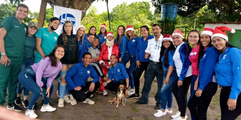 UNESR-Maturín llevó alegría decembrina al Parcelamiento Campesino San Luis