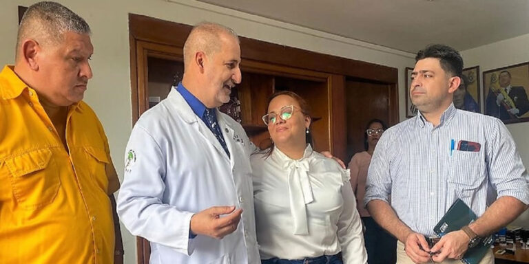 Yerika Alzolay recibe el Instituto de la Salud de Monagas