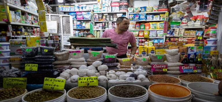 Sector comercio venezolano reporta que las ventas bajaron 35% en enero