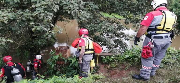 Tres migrantes venezolanos murieron al caer de una camioneta a un río en Costa Rica