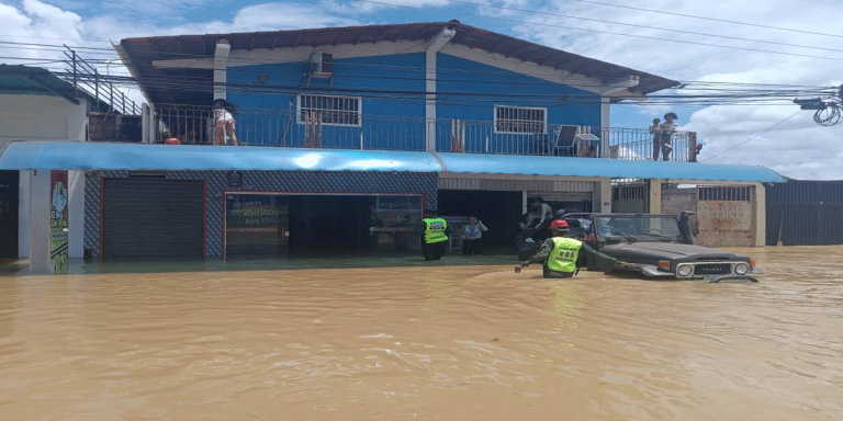 Activan dispositivo ante más de mil 800 familias afectadas por lluvias en Bolívar