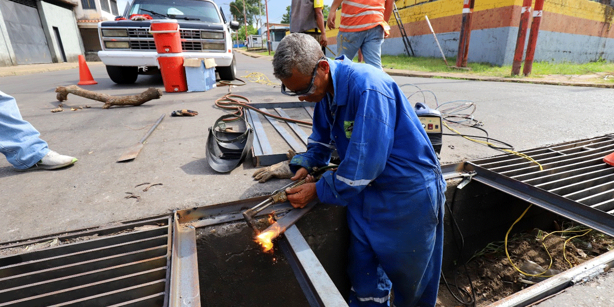 Alcaldía de Maturín instala semáforos en la intersección de la avenida Libertador con Orinoco