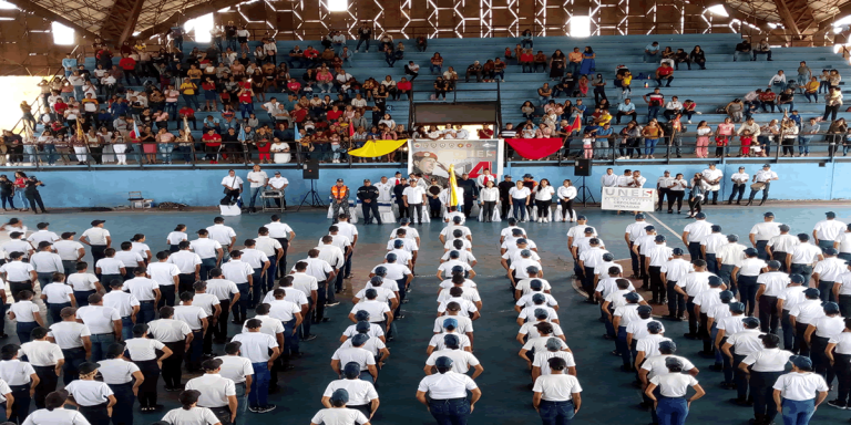 Reciben nuevos estudiantes en la UNES Monagas