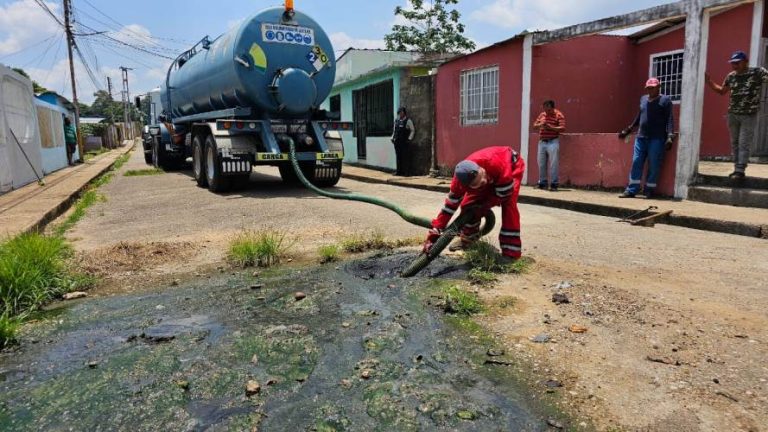 Alcaldía de Maturín resuelve con el 1×10 problemas de aguas servidas en Los Godos