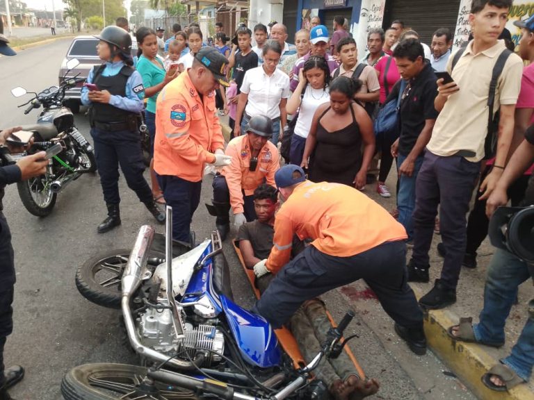 Colisión vehicular dejó a una persona herida