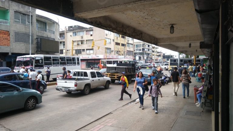 ¡Desilusionados! Monaguenses reaccionaron al «aumento» presidencial