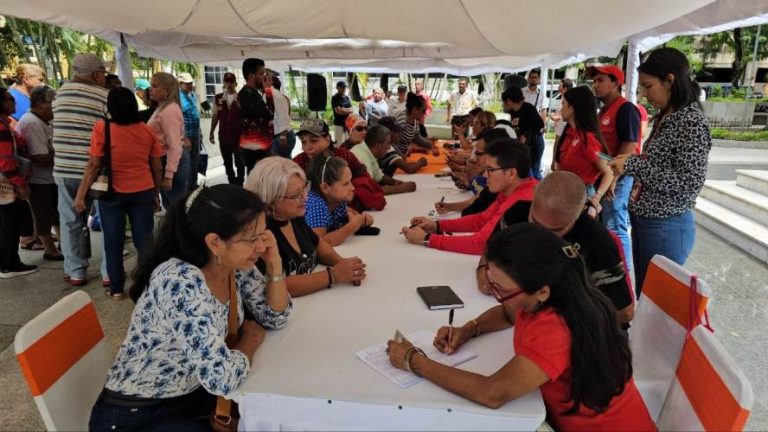 Adultos mayores acuden al censo de la Gran Misión Abuelos y Abuelas de la Patria en Maturín