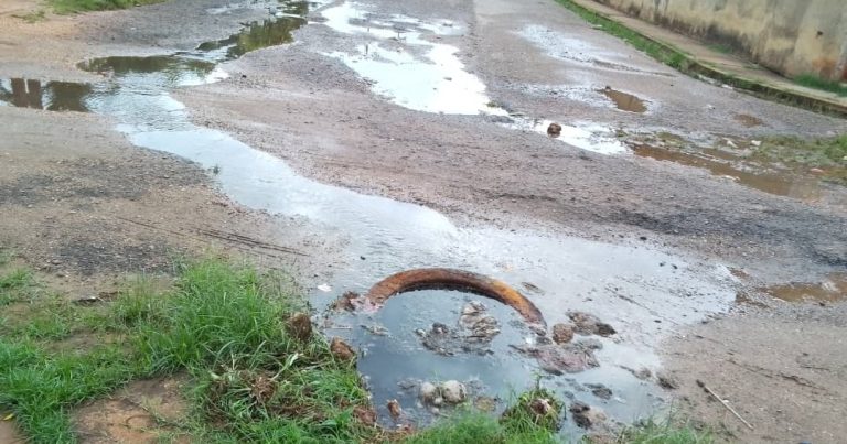 En Alto Paramaconi sufren con el desborde de las cloacas