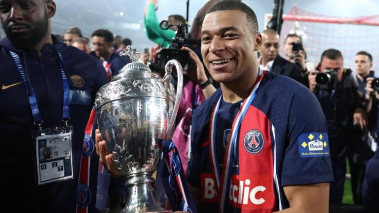 Mbappé, elegido mejor jugador del año, y Bellingham, mejor futbolista de la liga española