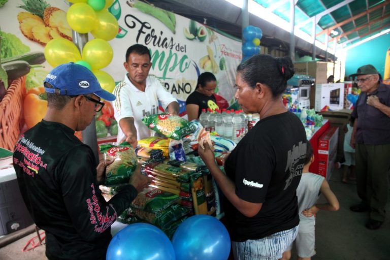 Benefician a más de 3 mil familias de Los Godos con Feria del Campo Soberano