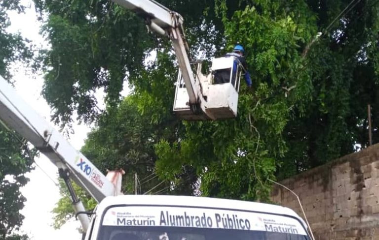 Alcaldía de Maturín restituye servicio eléctrico en Aras de Paradero