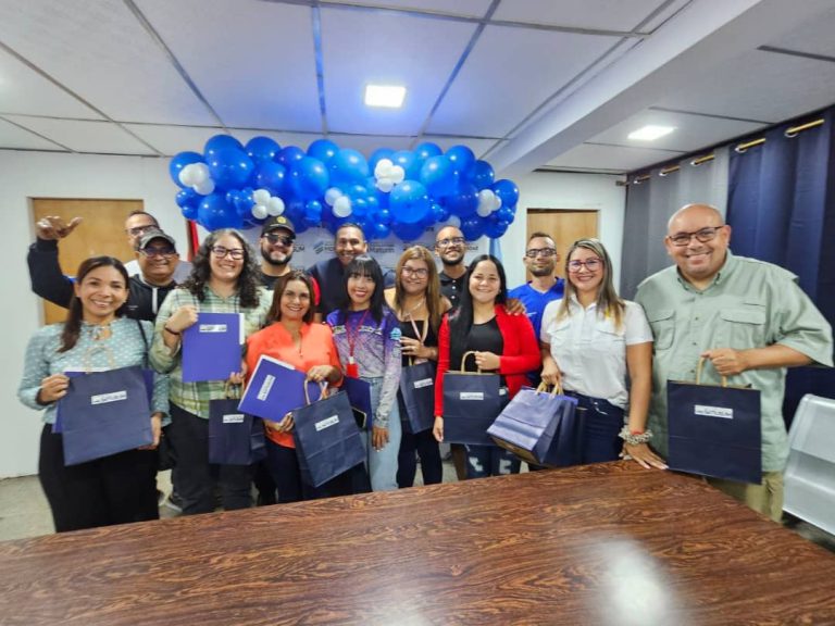 Terminal de Maturín reconoció labor de periodistas de la ciudad