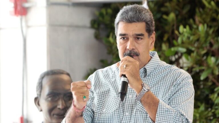 Maduro propone un gran diálogo para mejorar la calidad educativa