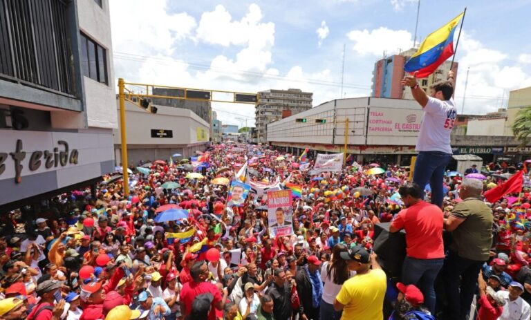 Monaguenses ratifican en las calles de Maturín triunfo del Gallo Pinto