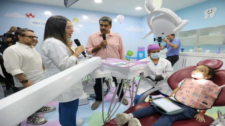 Presidente Maduro entrega obras de salud para la atención de niños