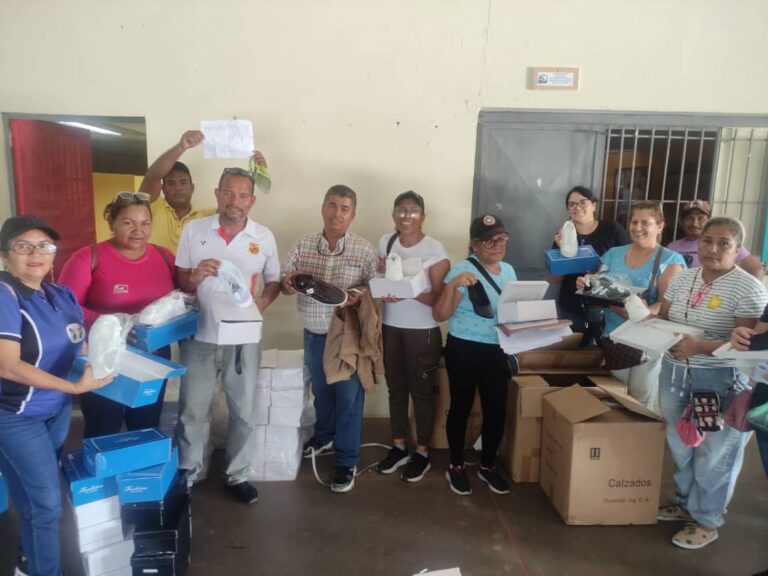 ME entrega alimentación y dotación de calzados a docentes de Monagas