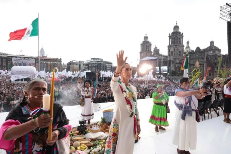 Sheinbaum presenta los 100 compromisos de su Gobierno en el Zócalo capitalino