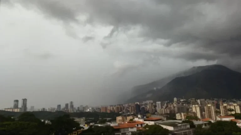 Inameh: Paso de onda tropical 48 traerá lluvias en estos estados