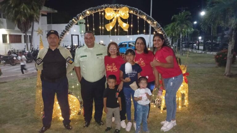 La Gran Familia Polimaturín dio inicio a la navidad