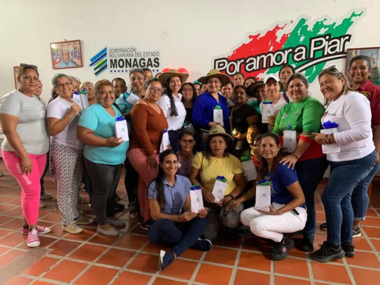 Más de 80 piareñas celebran el Día Internacional de la Mujer Rural