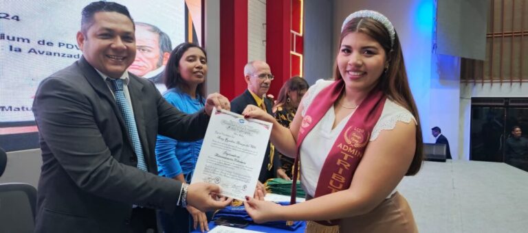 Unesr Maturín entrega  certificados a participantes de diplomados