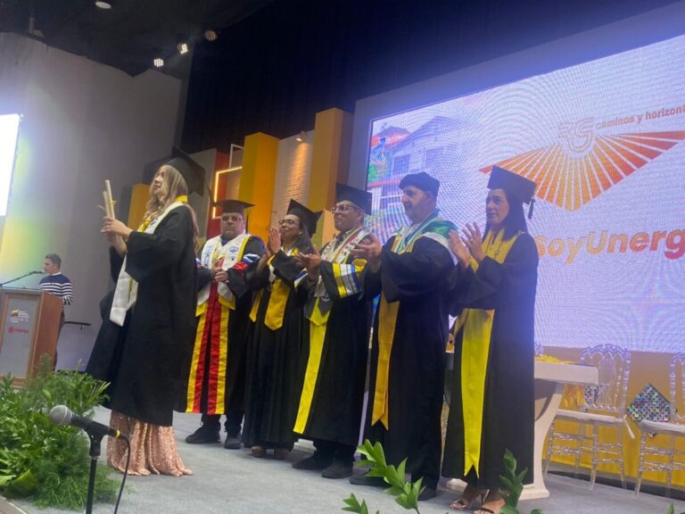 UNERG Maturín a casa llena celebra la Graduación de 108 nuevos profesionales