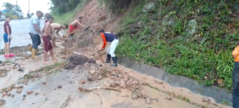 Reportan deslizamientos de tierra en Caripe