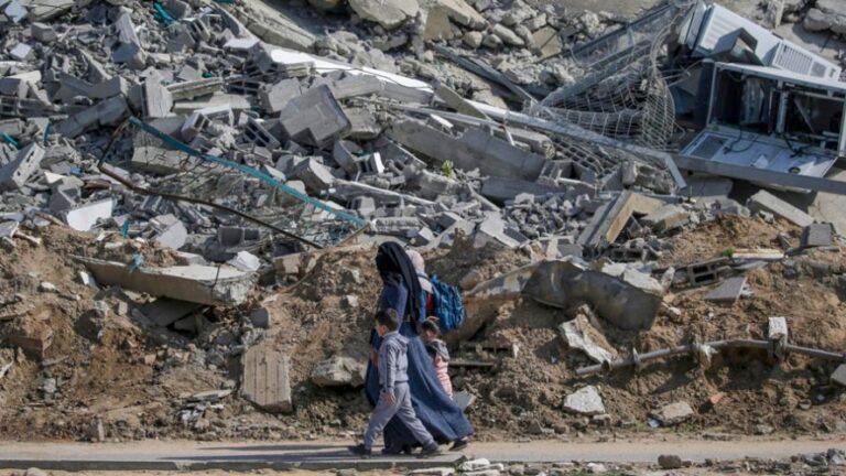 Los muertos en Gaza superan los 43.800, tras 47 fallecidos según recuento de Sanidad