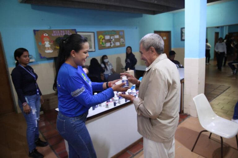 Atienden a 100 abuelos de Maturín en la primera jornada «Más Años, Más Amor»