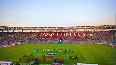 Monumental de Maturín se vuelve a teñir de Vinotinto