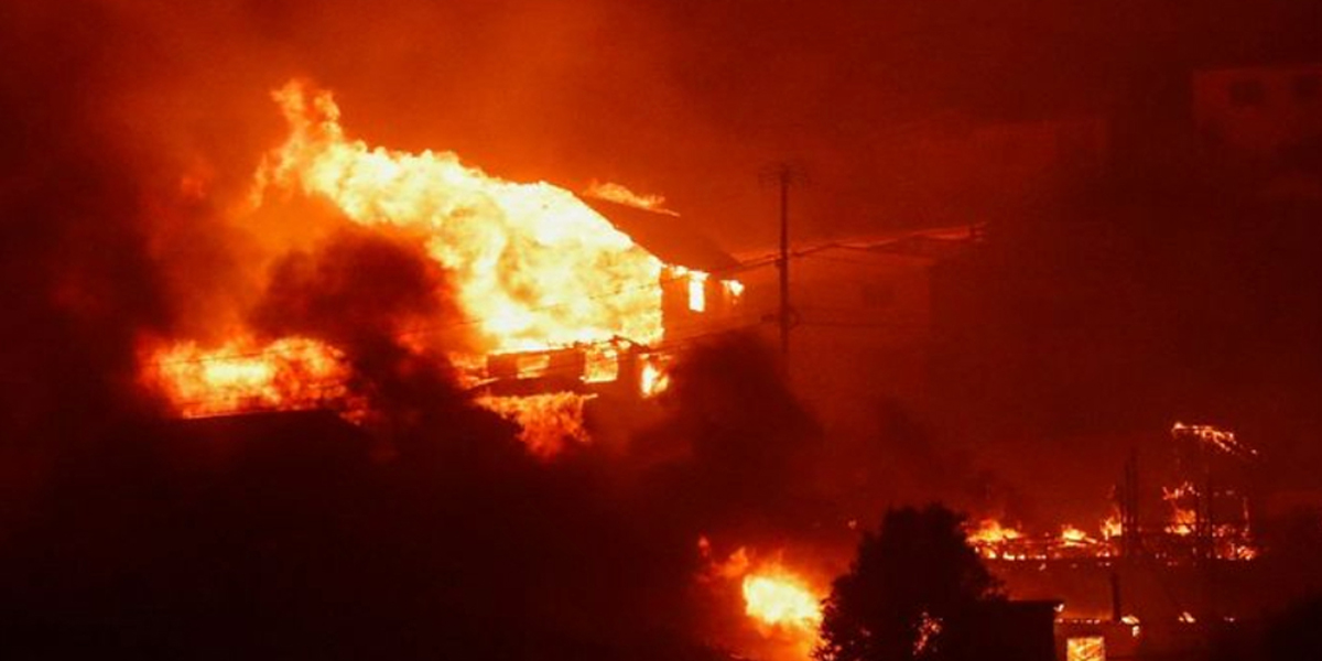 Devastadores incendios en Chile arrasan con viviendas