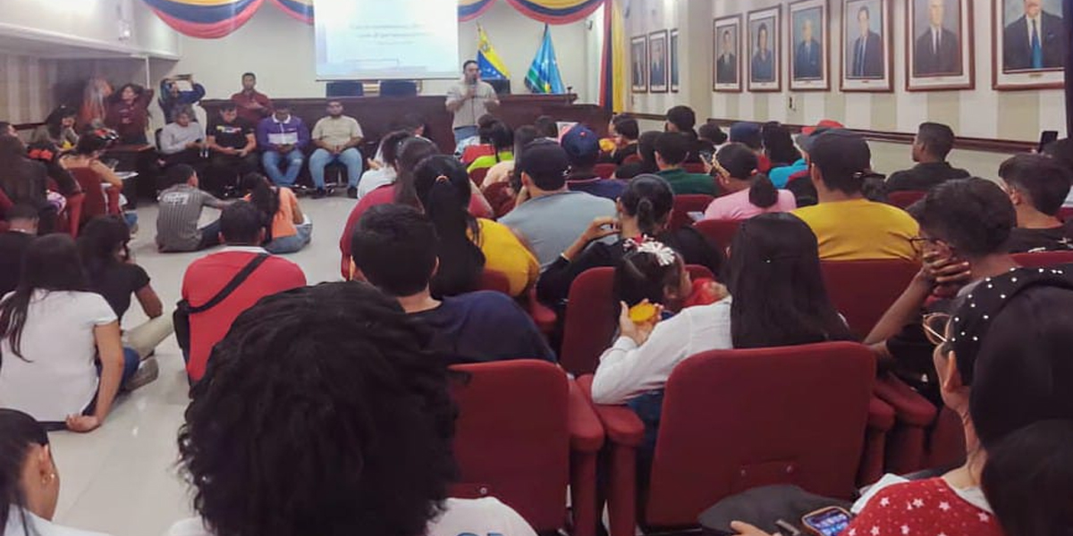 Jóvenes de Monagas participan taller formativo previo a la Consulta Nacional