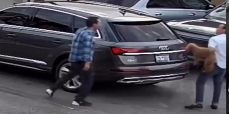 Conductor de Uber golpea a un pasajero