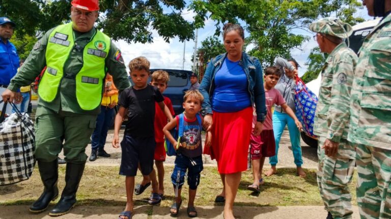 Activan refugio para resguardo de familias afectadas por crecida del río Orinoco