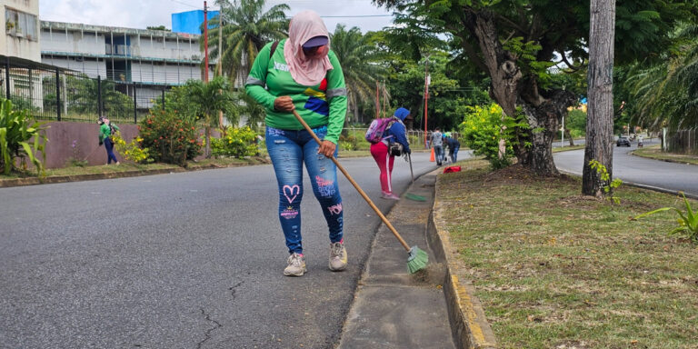 Desarrollan jornada de saneamiento integral