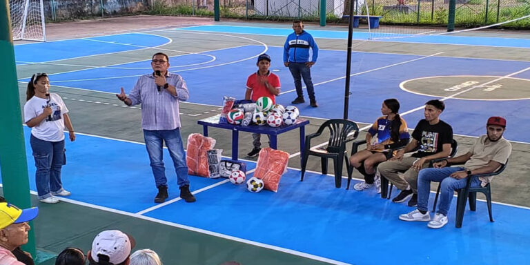 Reinauguran cancha de usos múltiples en Cachipo