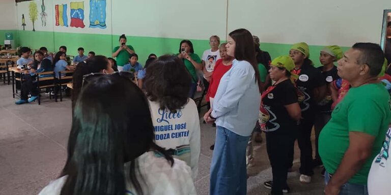 Entregan dotación al comedor del Liceo Miguel José Mendoza