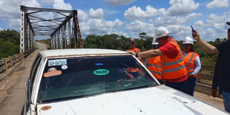 Inician trabajos de rehabilitación en tres puentes de Aguasay
