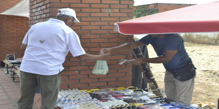 Los “agachaditos” del Mercado Viejo siguen siendo un resuelve