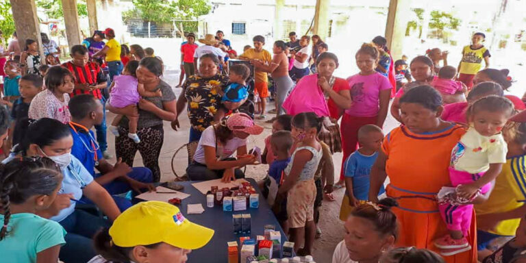 Brindan atención social a más de 250 indígenas