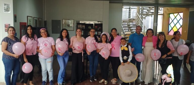 Realizan conversatorio en la UBV Octubre Rosa