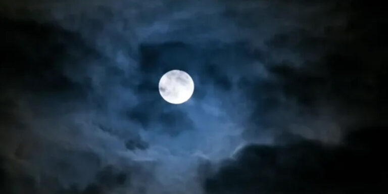 Llega la Superluna del Lobo para iniciar el año